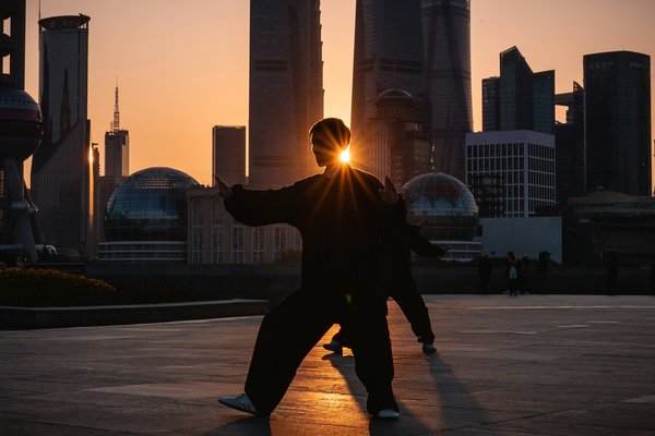 What Are the Psychological and Physical Benefits of Consistent Tai Chi Practice for Seniors?